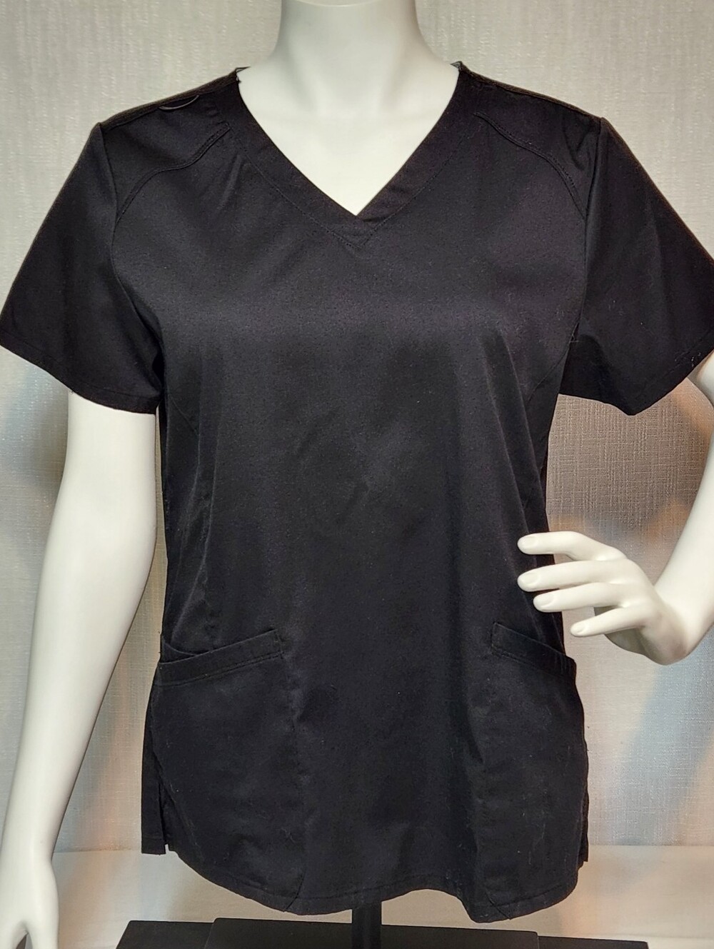 Edge IRG Scrubs Top Solid Black Medium